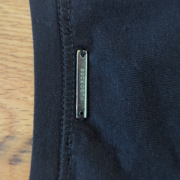 Hugo Boss. Women's Fitted Tee. Size XXS. - Picture 6 of 9